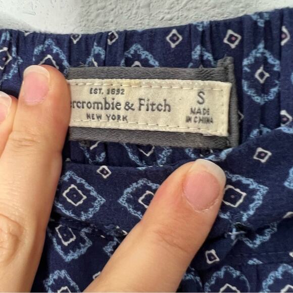 Abercrombie & Fitch Blue Bohemian Print Lightweight Pants Women's size S - Picture 5 of 5
